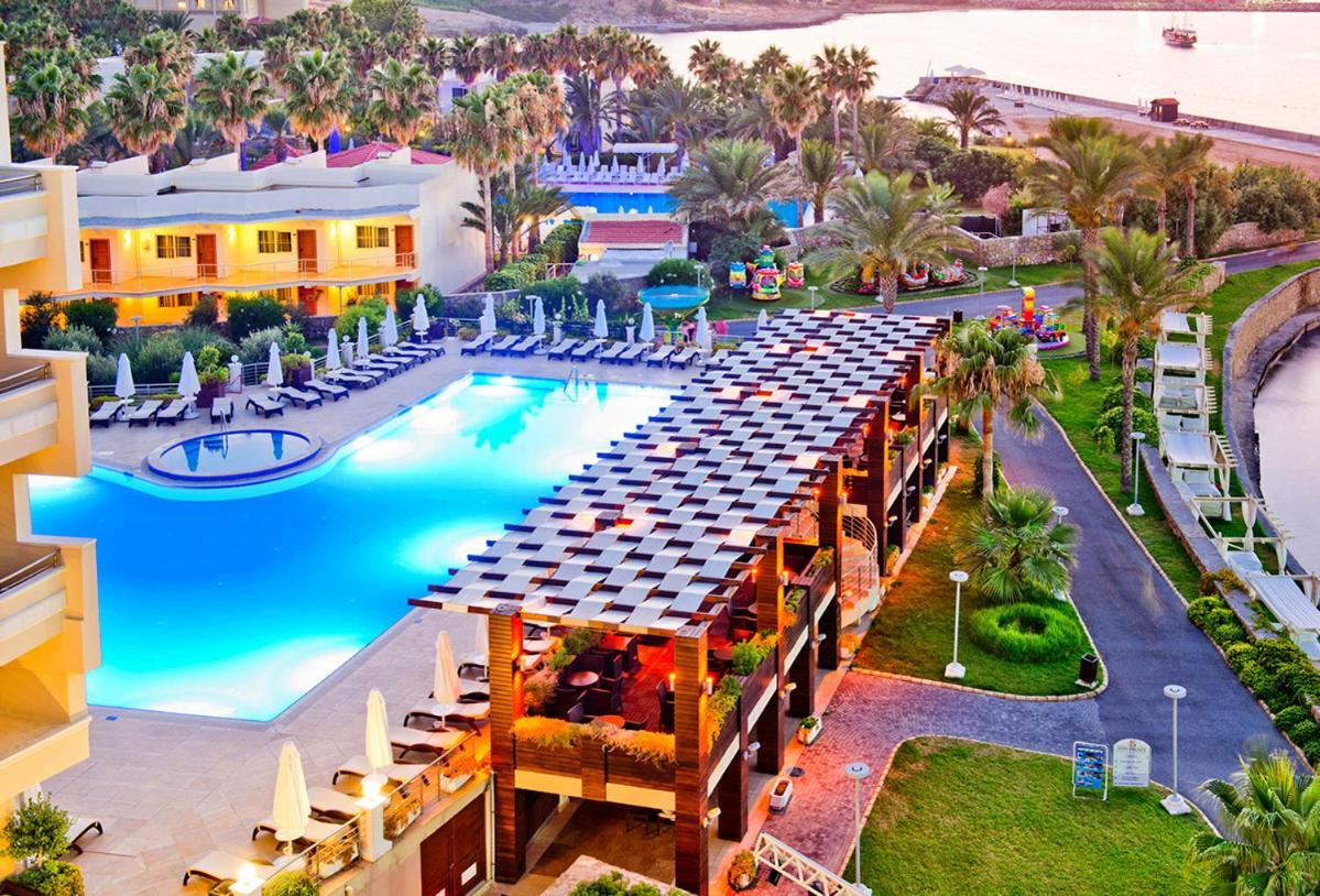 Vuni Palace Premium Hotel & Spa & Casino Beachfront Location ! Kyrenia  Luaran gambar