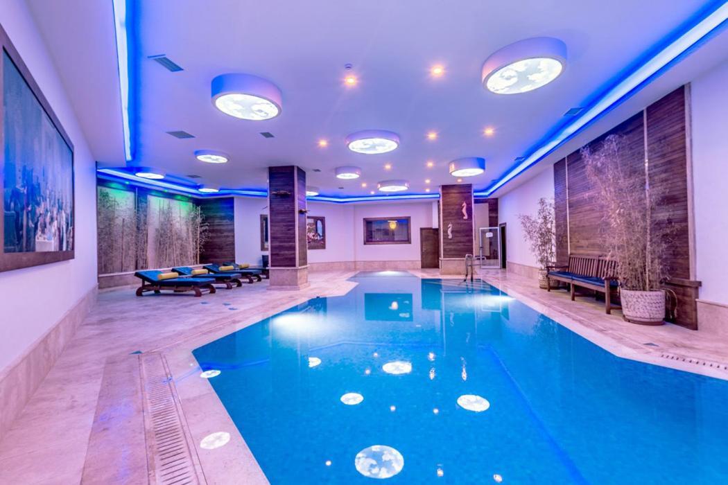 Vuni Palace Premium Hotel & Spa & Casino Beachfront Location ! Kyrenia  Luaran gambar