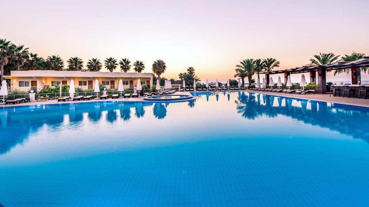 Vuni Palace Premium Hotel & Spa & Casino Beachfront Location ! Kyrenia  Luaran gambar